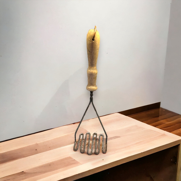 Rustic Potato Masher Vintage Retro Natural Wood Gadget Farmhouse Kitchen Decor - Picture 8 of 10